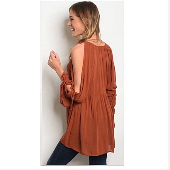 ✨HP✨Burnt Orange Slit Sleeve Tunic Top - Picture 2 of 6